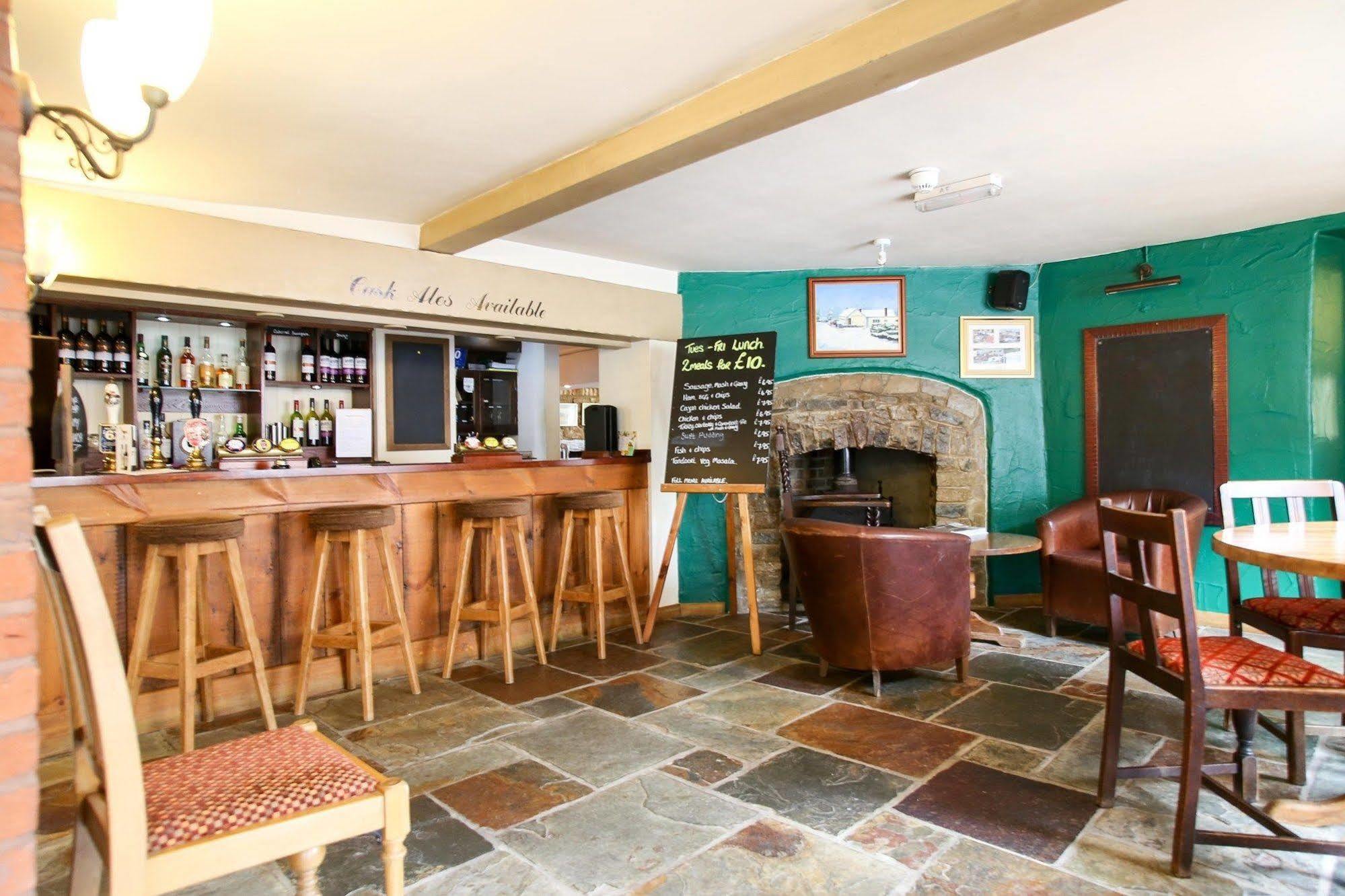 The Haymaker Inn Chard Eksteriør billede
